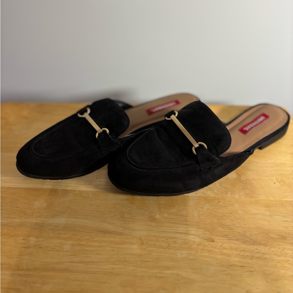 4 items with a ⭐️ For 20$ UnionBay solo black mules Size 8,5 Used